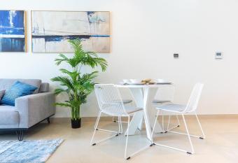 Stylish 1 bed Marina Gate has rooms with a private hot tub