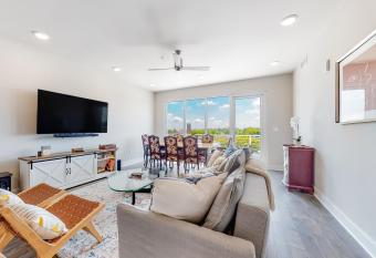 NOLA Panoramic Penthouse has Balcony rooms