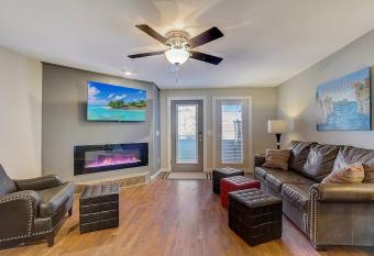 WFC II Lake Access - Family or Romance - Location! has rooms with a private hot tub