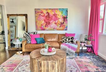 Spotless Modern Home Close to LAX & Sofi Stadium allows 18 year olds to book a room