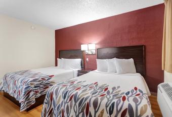 Qubed San Antonio has Smoking rooms