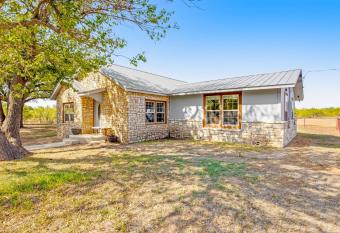 River Rock Cottage has Balcony rooms
