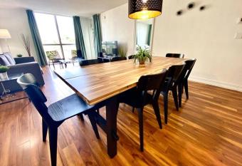 Lovely 2bedroom beachfront apartment ! has Balcony rooms