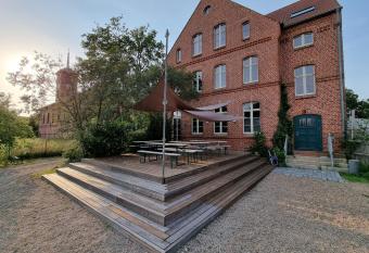 Hug&Dim im Gasthaus am Finowkanal allows 18 year olds to book a room