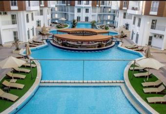              veronca allows 18 year olds to book a room