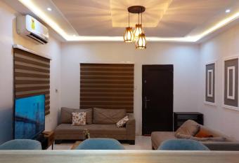 LAKESIDE VILLA has Balcony rooms