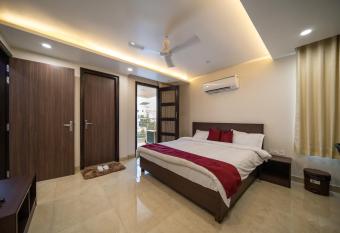 Sheerha Royal Residency allows 18 year olds to book a room