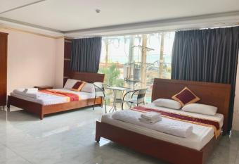 OYO 1170 Nhan Duc Hotel allows 18 year olds to book a room