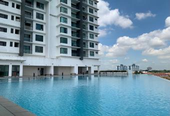 The Raffles Suites, Wooden Beige Suite by HomestayJB has Balcony rooms