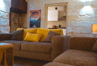 Marija Juana has Smoking rooms