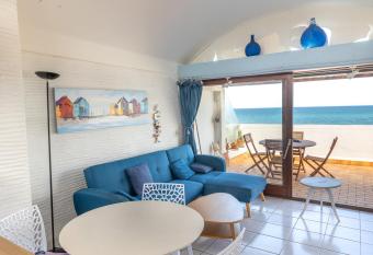 Rooftop front de mer has Balcony rooms