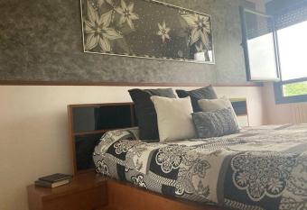 Apartamento en Oviedo allows 18 year olds to book a room