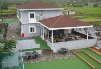 Aura - 8bhk Pool Resort Lonavala allows 18 year olds to book a room