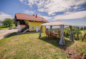 Eko Pony Ranch Ogrizek has Balcony rooms