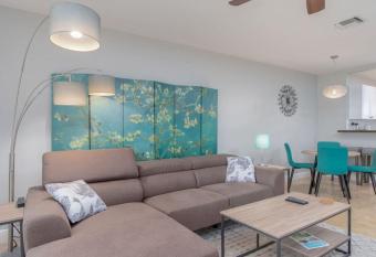 Chic Duplex Steps From Lively Wilton Drive has Balcony rooms