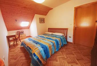 Alloggio Matrimoniale vicino Asiago (Roana) has Balcony rooms