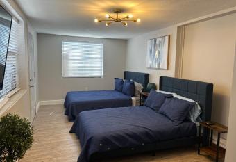 Coral Gable Studio w/free parking & Wifi allows 18 year olds to book a room