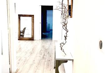 Votre appartement pr  s du centre de Bordeaux has Balcony rooms