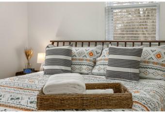 Irresistible Boho Get Away w/ KING Bed! allows 18 year olds to book a room