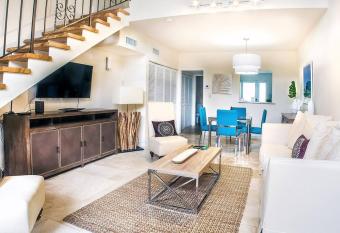 Villa at St. James Place, Luxury, Pet Friendly 'H' has Balcony rooms