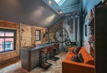 Blayds Yard allows 18 year olds to book a room