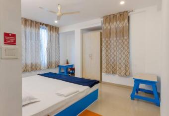 Cozy blue nook-Classy 2BHK in the heart of Mysuru has Balcony rooms
