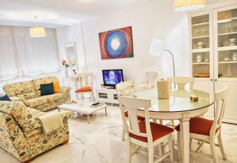 El Sol has Balcony rooms