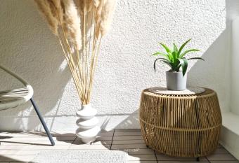 Sch  ne Ferienwohnung im Zentrum mit Self Check-In und Free Wifi has Balcony rooms