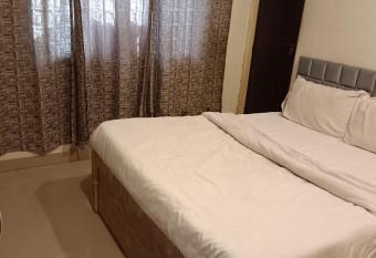 Hotel The Stay By WB Inn allows 18 year olds to book a room