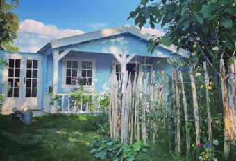 Bed and breakfast de Heg allows 18 year olds to book a room