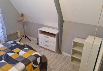 Belle chambre avec balcon has Balcony rooms