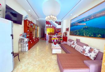 H   Anh Hotel has Balcony rooms