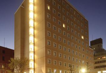 Richmond Hotel Yokohama-Bashamichi allows 18 year olds to book a room