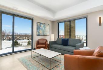 Enjoy Mtn Views From Our Luxury Apt With Balcony has Balcony rooms