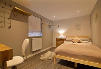 Bellerose One  allows 18 year olds to book a room