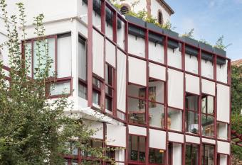 Auberge hiribarren has Balcony rooms