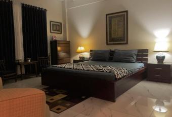 Second Home - One Bed Executive Family Apartment has Balcony rooms