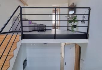 B&B Rossella App 3 has Balcony rooms