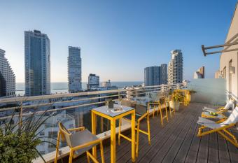 BY14 TLV Hotel allows 18 year olds to book a room