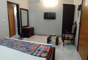 Guest House One has Balcony rooms