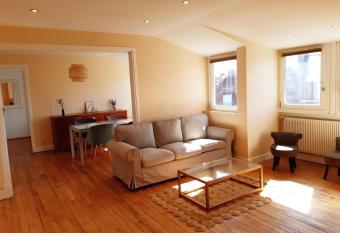 Appartement de charme    malo les bains allows 18 year olds to book a room