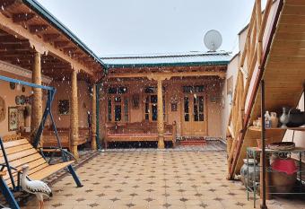 MOHINUR Hostel has Smoking rooms