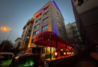 OTTO Boutique has Balcony rooms