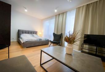 Apartament Relaks G  siorowskich allows 18 year olds to book a room