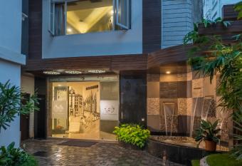 Hotel Emirates has Smoking rooms