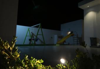 AlDalal Guest House has Balcony rooms