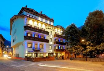 Hotel Sassella has Balcony rooms