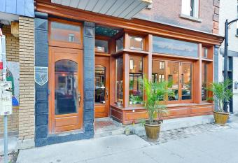 Bernard Bed and Breakfast has Balcony rooms