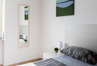 [House of Poet] Wide Apartment in the City Center has Balcony rooms