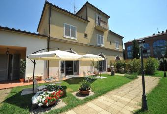 Homelink Poggibonsi - Sogno D oro allows 18 year olds to book a room